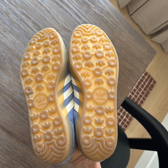 Adidas Gazelle Blue and Cream Sneakers - Picture 4 of 4
